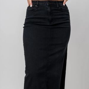 Hidden Peyton Women's Medium Black Stretch Denim Midi Skirt with Side Slit